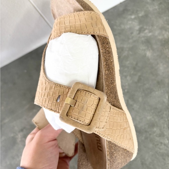 Munro Ronda T-Strap Wedge Sandal Tan Croc size 6.5WW (wide fit) - Picture 7 of 10